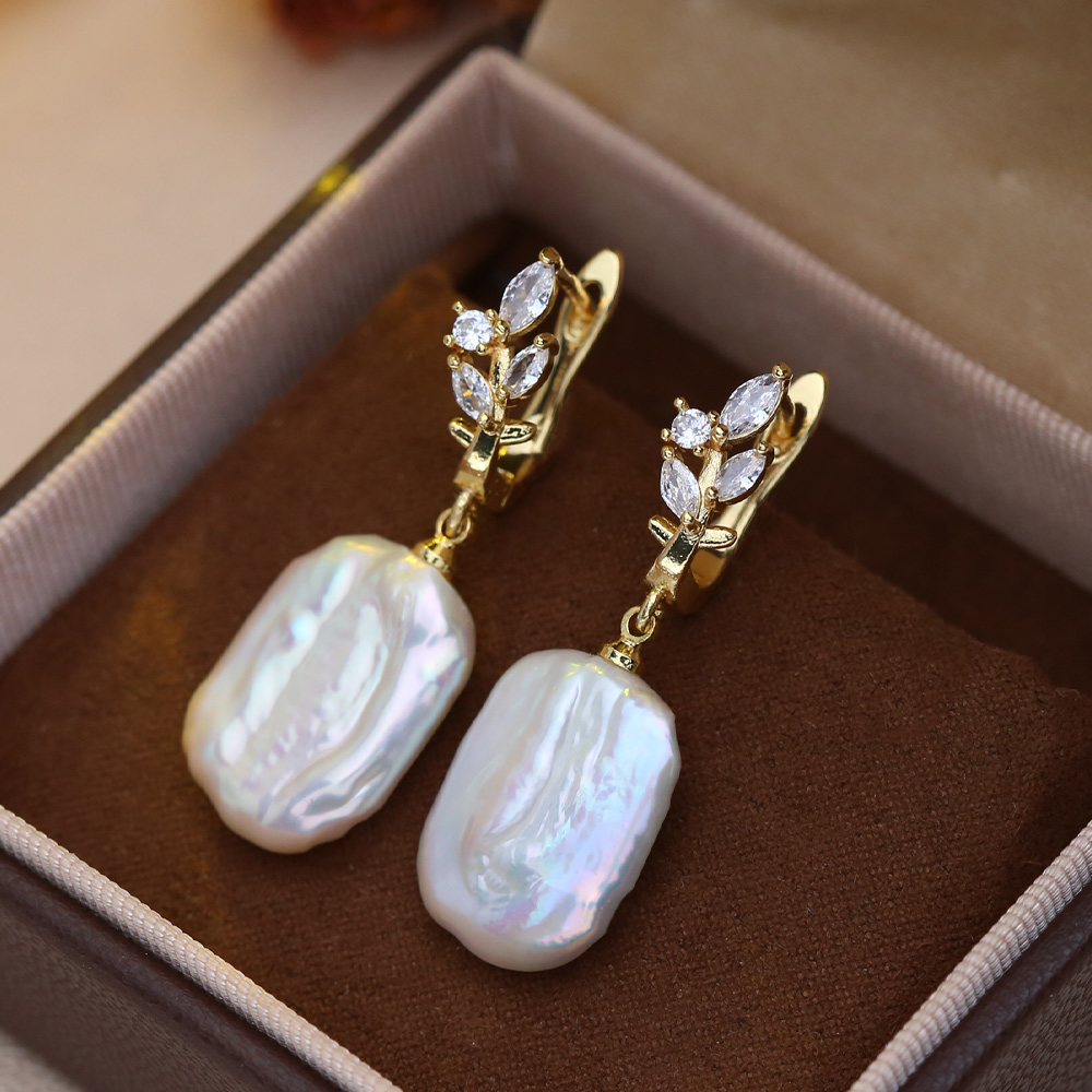 Statement Earrings Oversized - Pendientes Largos de Perlas Naturales de