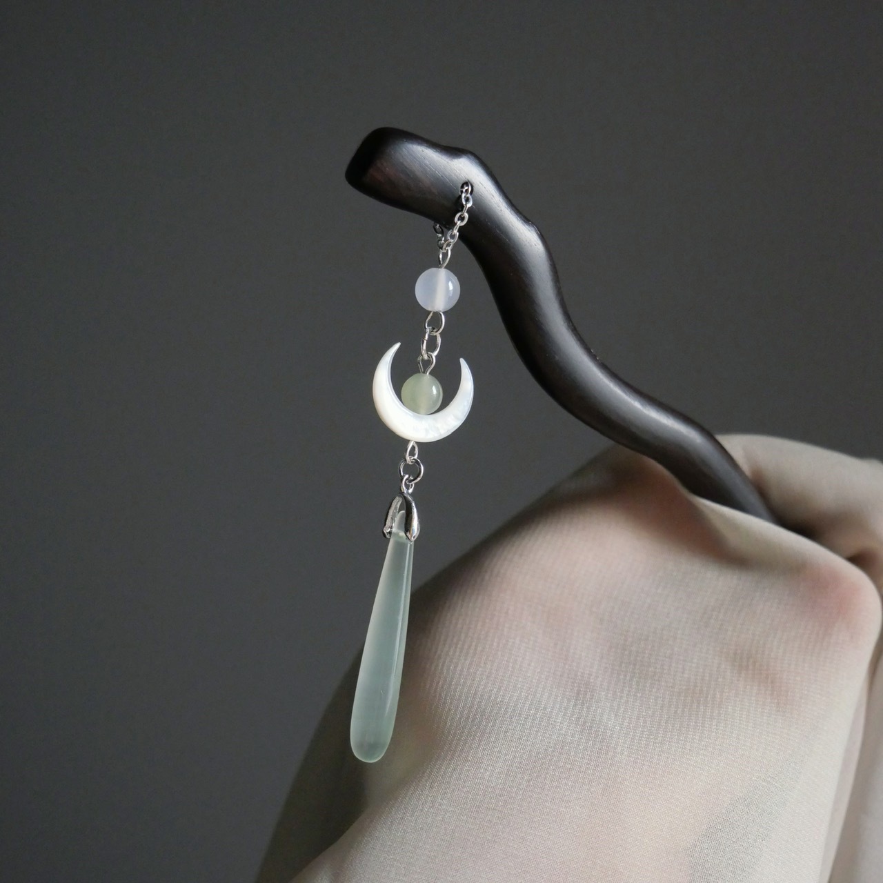 Palillo de pelo negro de mader - Women Accessories On Sale reseña y precio